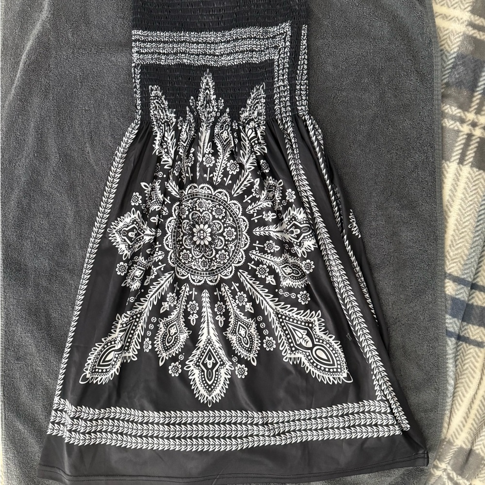 VENUS Black and White Strapless Smocked Dress with Mandala Print